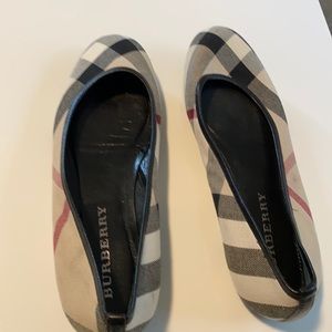 Burberry flats